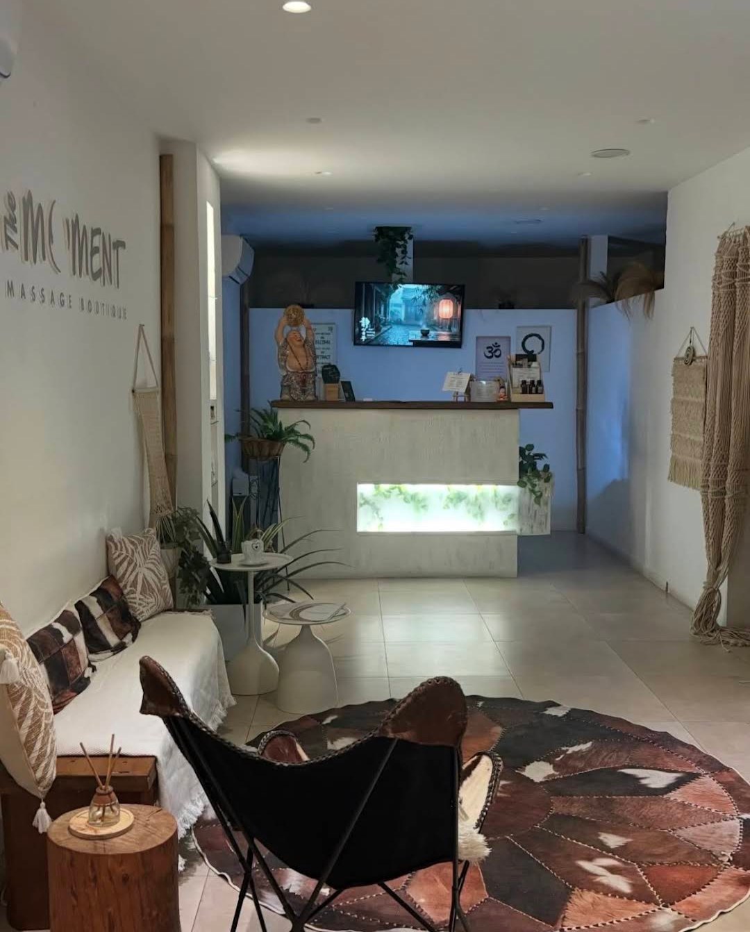 The Moment Massage Athens Reception Reception and lounge inside The Moment Massage Boutique in Koukaki